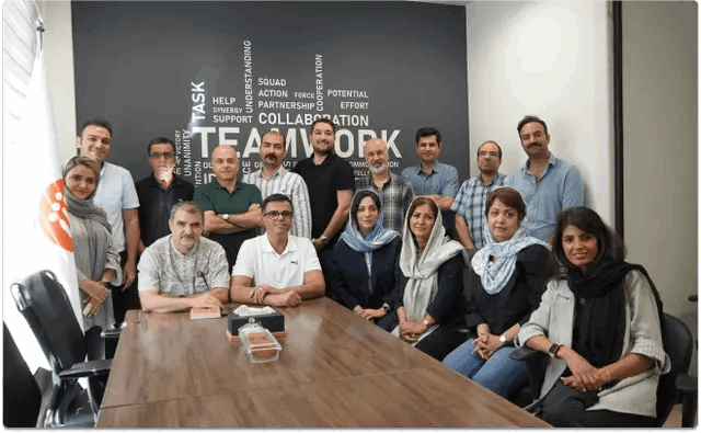 1600 نفر نیروی فعال